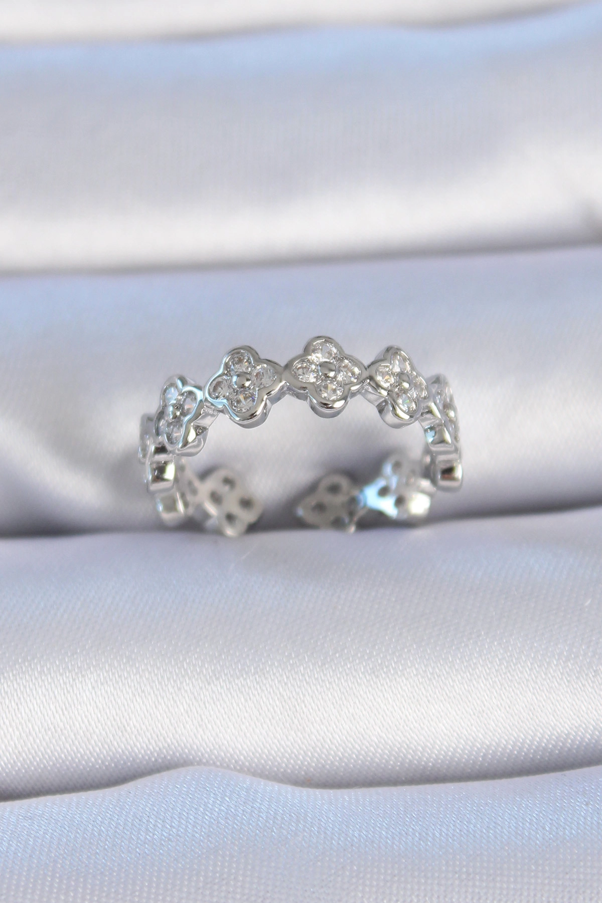 Pirinç Gümüş Renk Zirkon Taşlı Yonca Model Kadın Yüzük-0