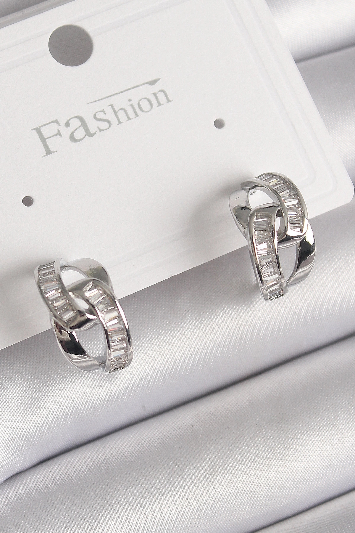 Pirinç Gümüş Renk Zirkon Taşlı Zincir Model Kadın Küpe-0