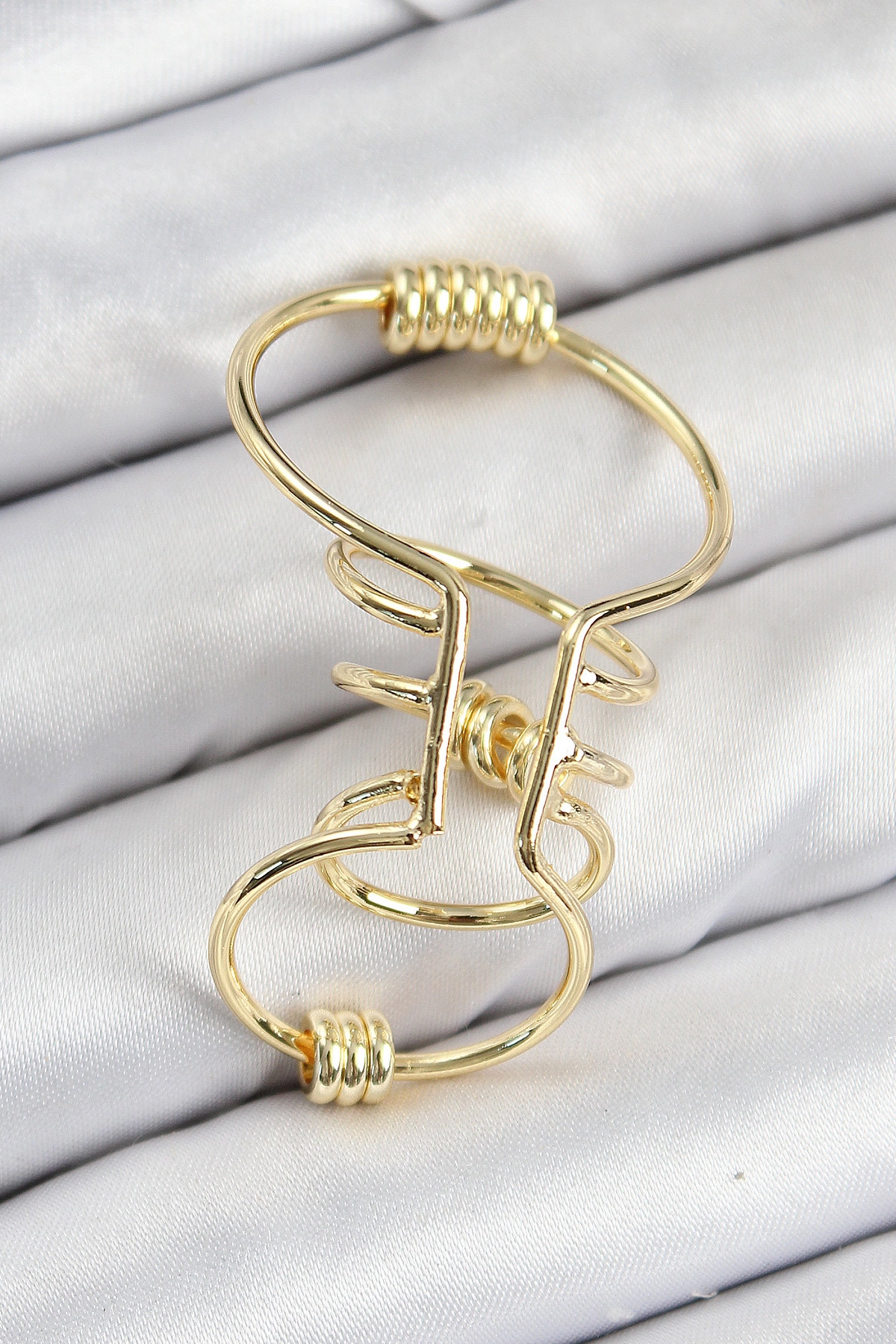 Pirinç Halkalı Model Gold Renk Kıkırdak Küpe-0