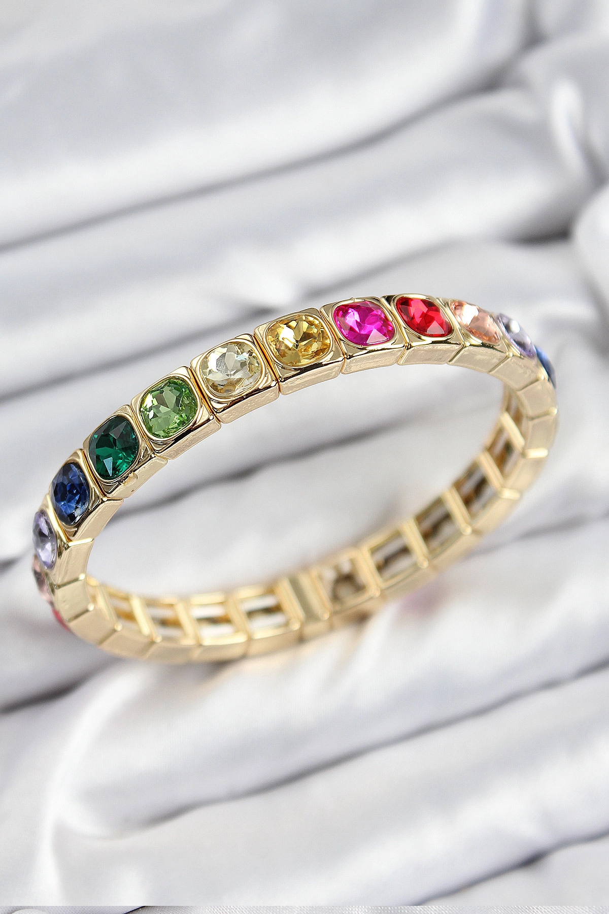 Pirinç Karışık Zirkon Taşlı Kare Model Gold Renk Lastikli Kadın Bileklik-0