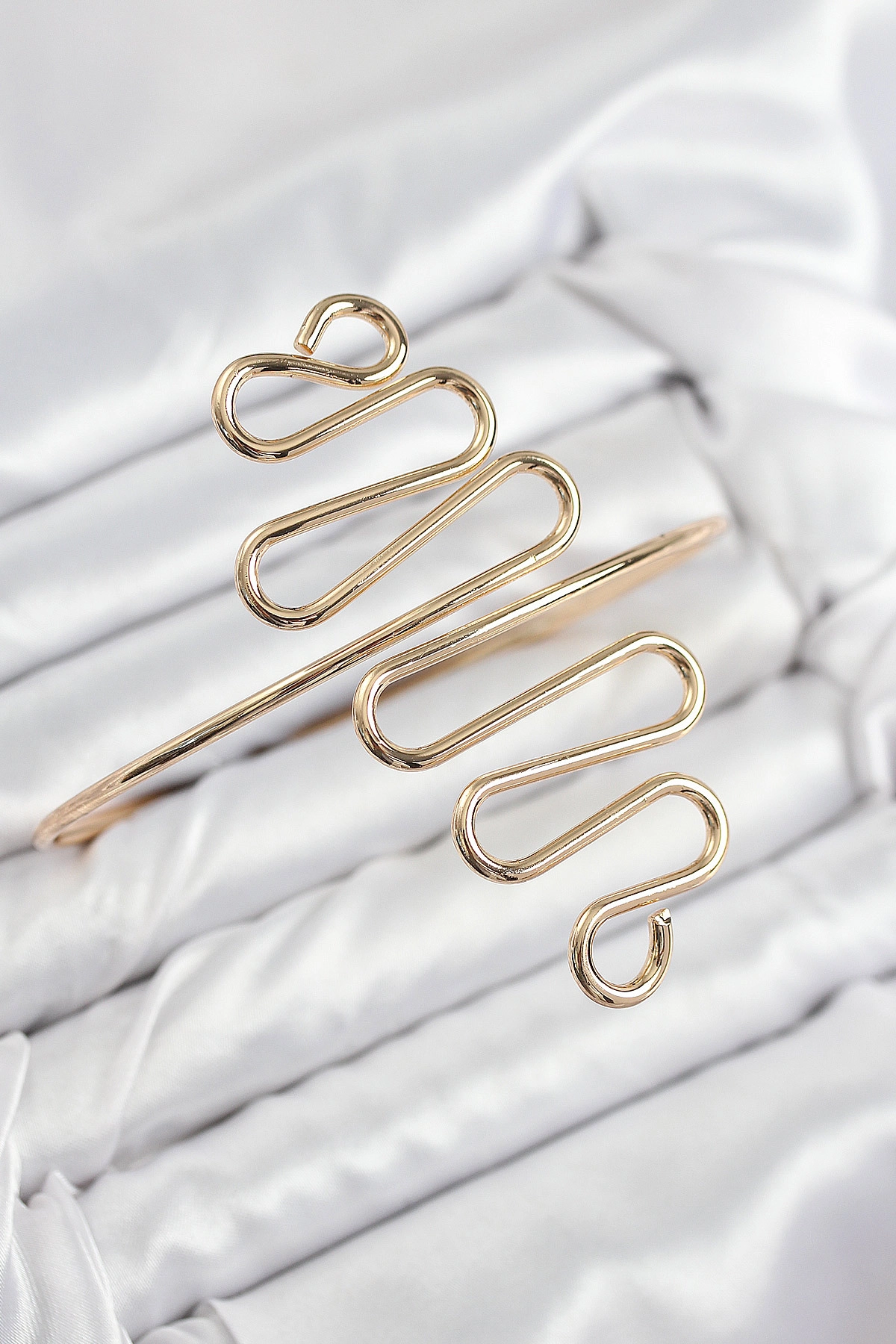 Pirinç Kıvrımlı Model Gold Renk Kadın Pazu Bileklik-0