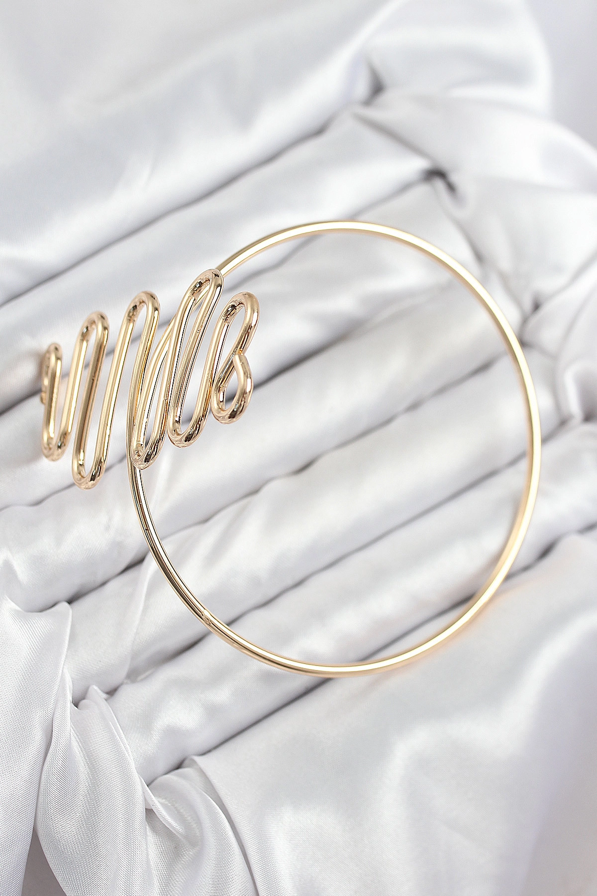 Pirinç Kıvrımlı Model Gold Renk Kadın Pazu Bileklik-1