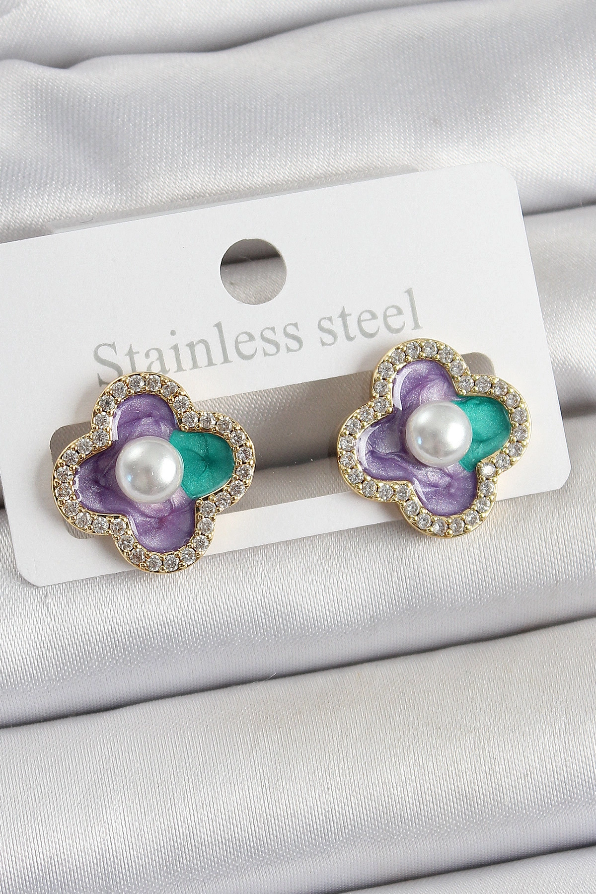 Pirinç Mor Mineli İnci Detaylı Zirkon Taşlı Sanatsal Portre Yonca Model Gold Renk Kadın Küpe-0