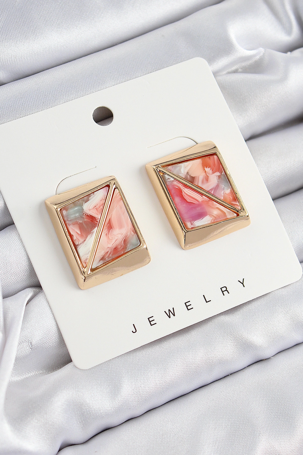 Pirinç Pembe Üçgen Kesim Detaylı Kare Model Vintage Gold Renk Kadın Küpe-0