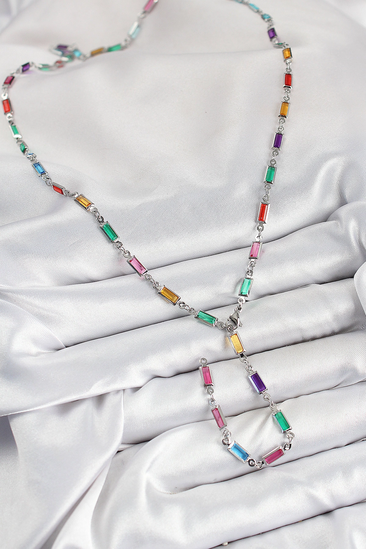 Pirinç Renkli Zirkon Taşlı Dikdörtgen Model Gümüş Renk Kadın Y Kolye-1