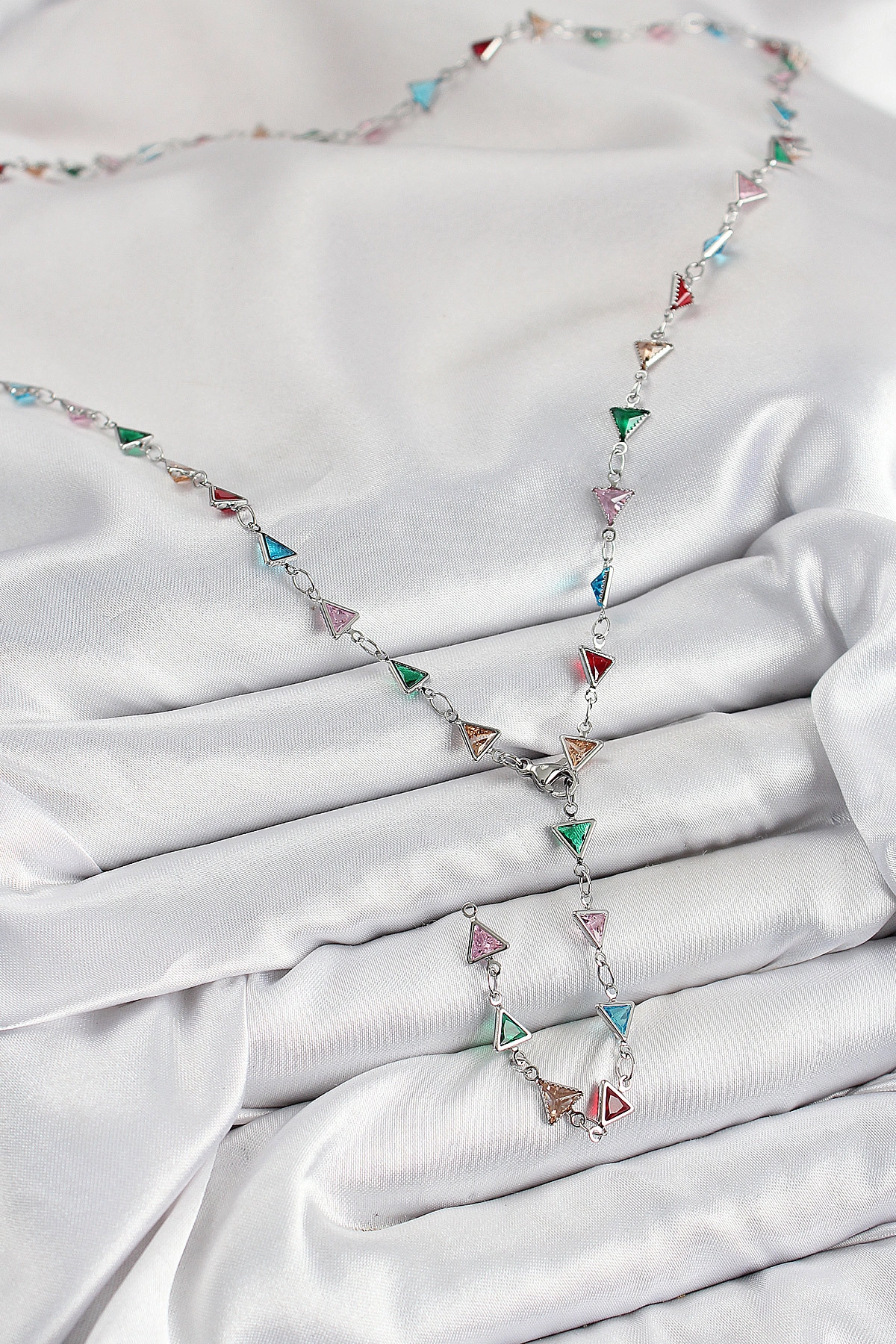 Pirinç Renkli Zirkon Taşlı Üçgen Model Gümüş Renk Kadın Y Kolye-1