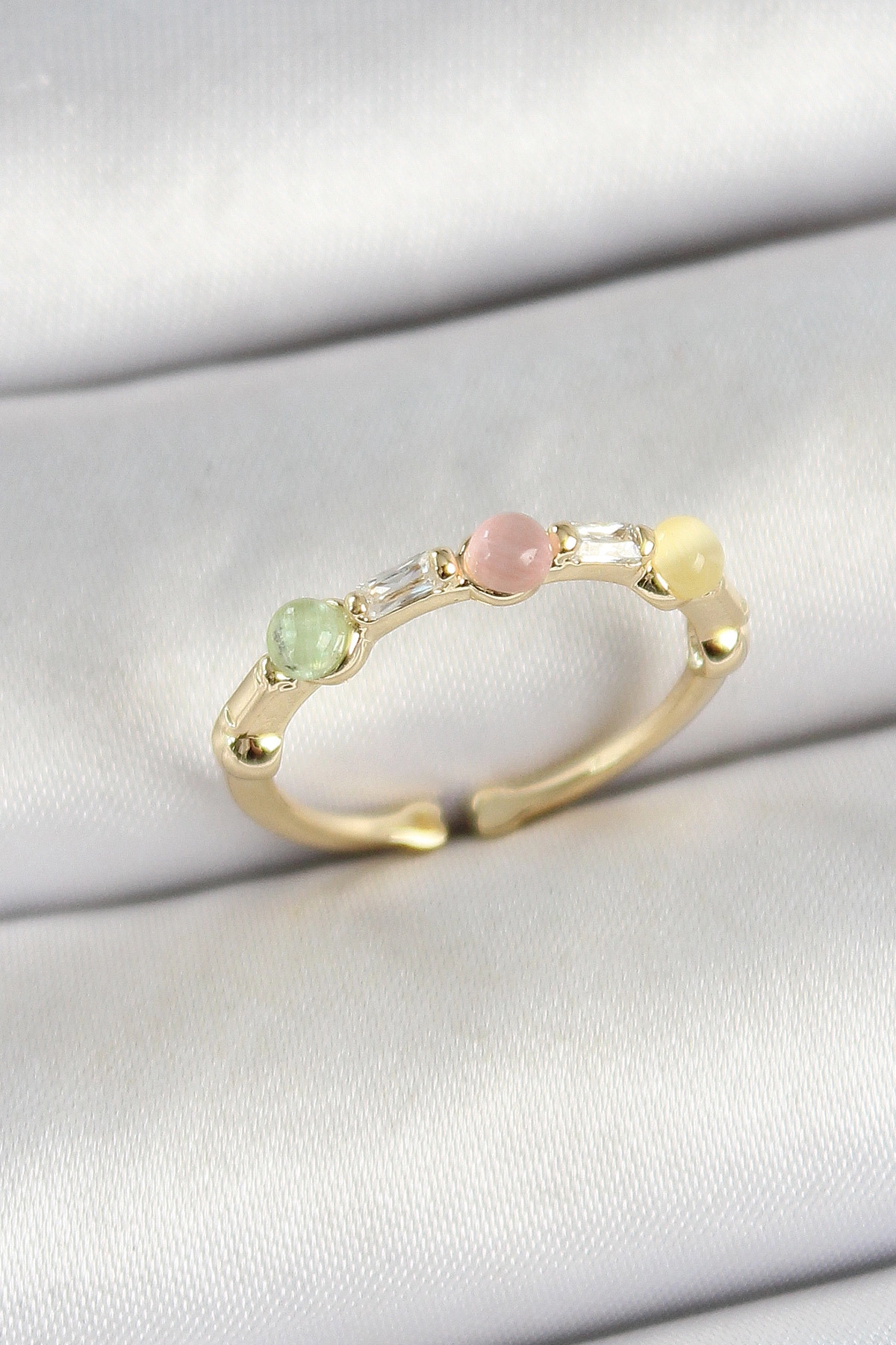 Pirinç Sıralı Boncuk Figürlü Zirkon Taşlı Gold Renk Ayarlanabilir Kadın Yüzük-0