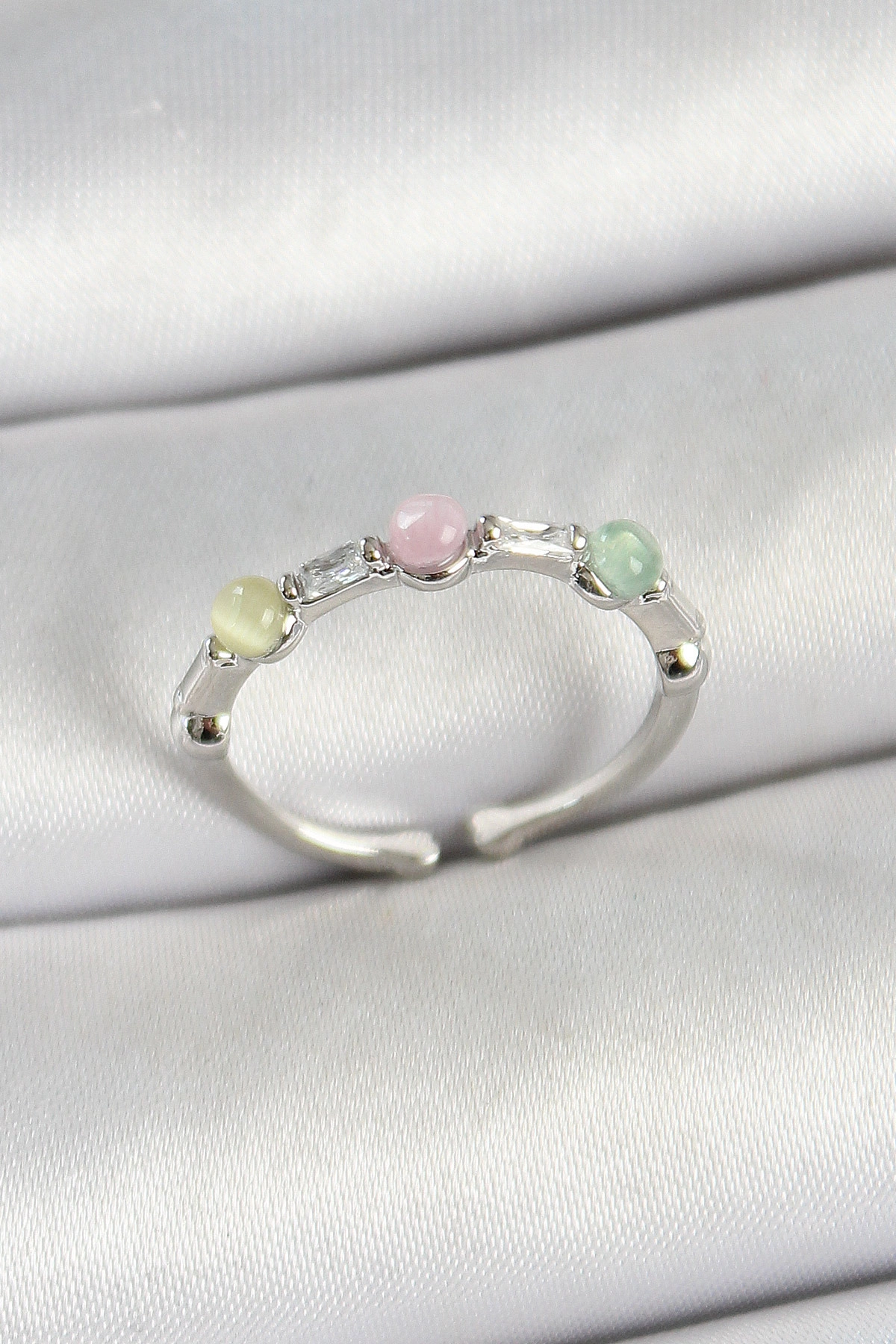 Pirinç Sıralı Boncuk Figürlü Zirkon Taşlı Gümüş Renk Ayarlanabilir Kadın Yüzük-0