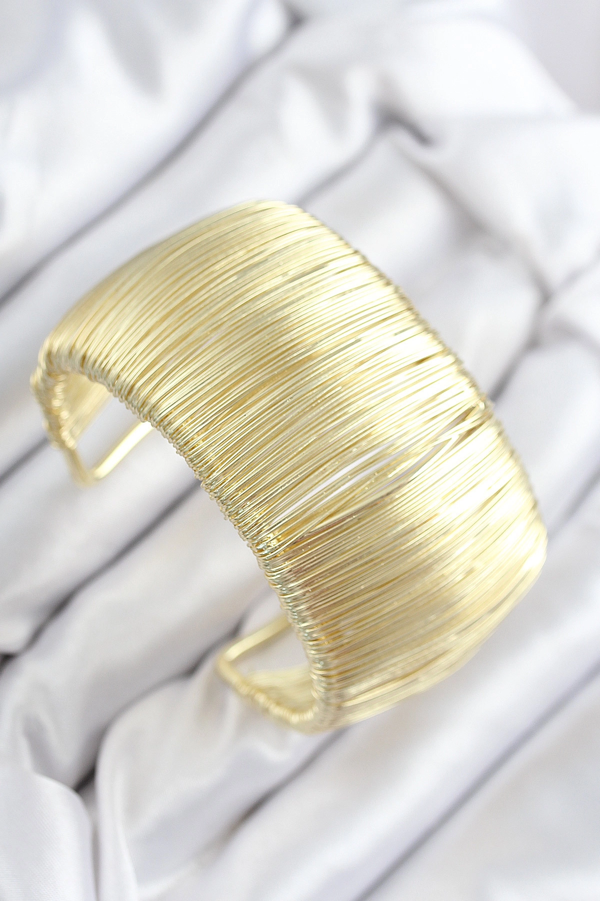 Pirinç Tel Sarma Model Gold Renk Kadın Bileklilk-1