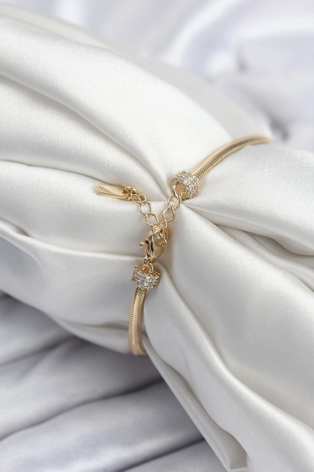 Pirinç VIP Seri Gold Renk Kutup Yıldızı Model Kadın Bileklik-1