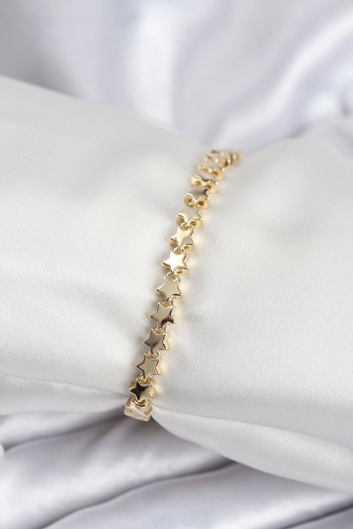 Pirinç VIP Seri Gold Renk Sıralı Yıldız Model Kadın Bileklik-0