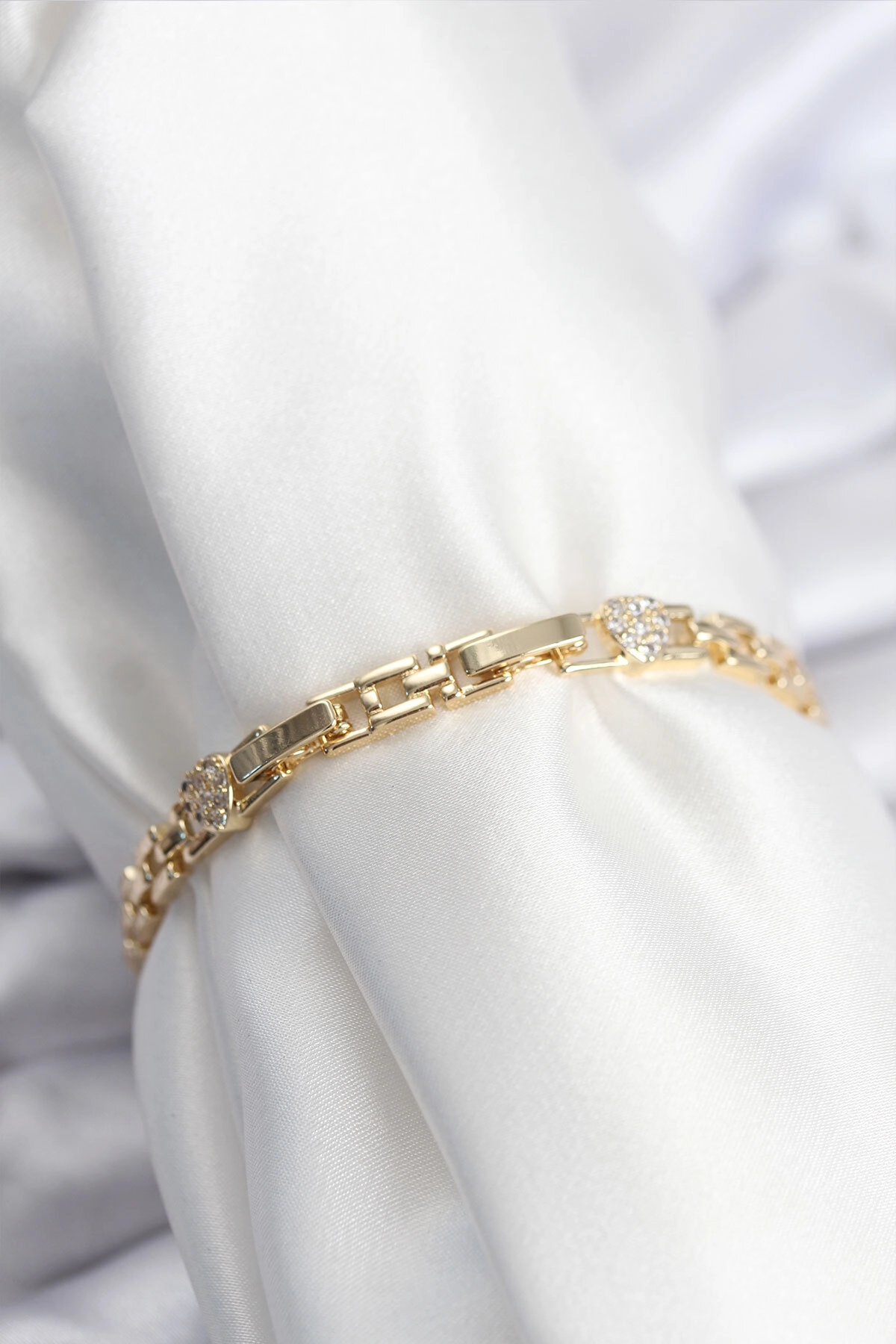 Pirinç VIP Seri Gold Renk Zincir Model Kalpli Zirkon Taşlı Kadın Bileklik-1