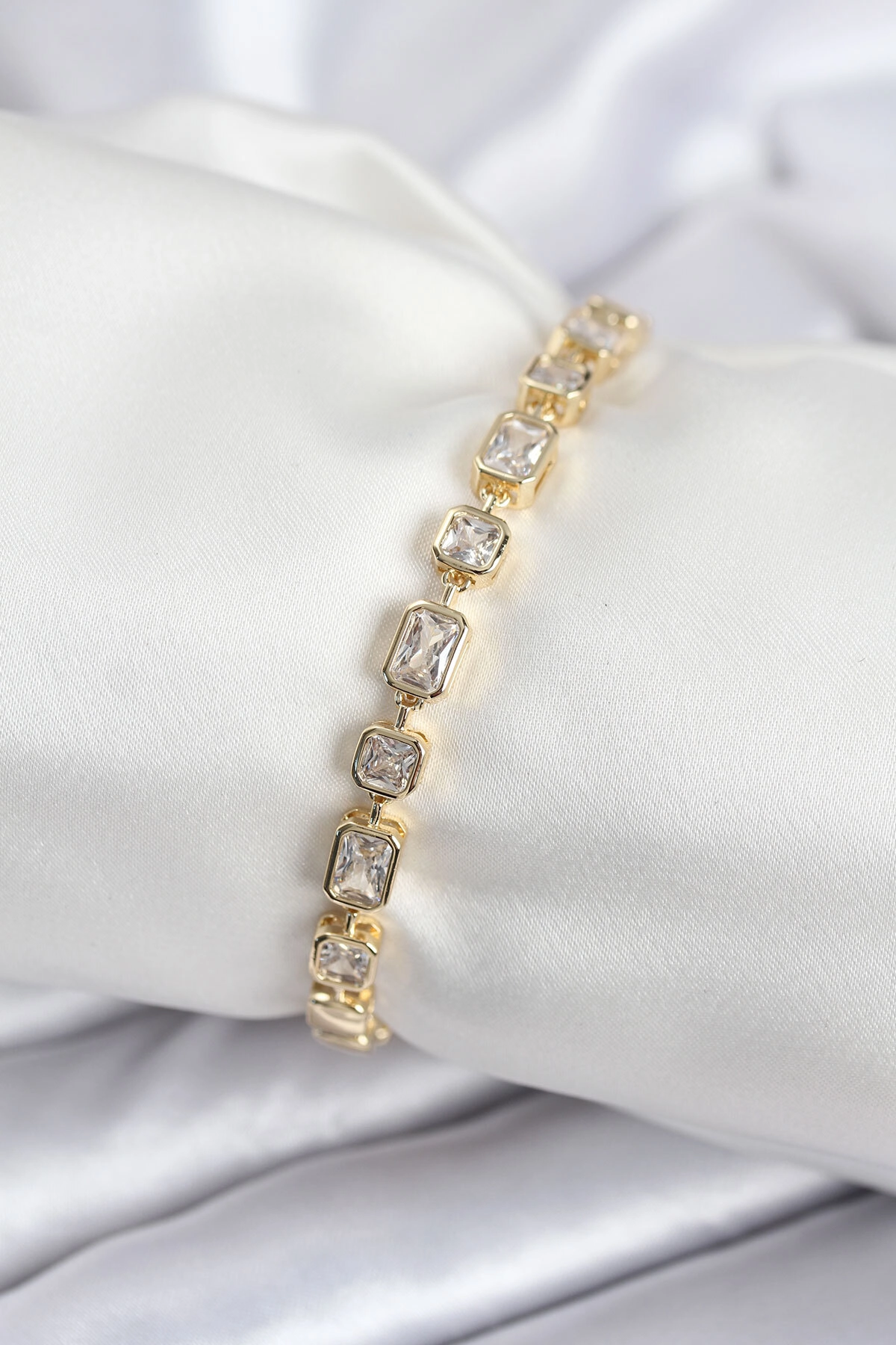 Pirinç VIP Seri Zirkon Taşlı Gold Renk Kadın Bileklik-0