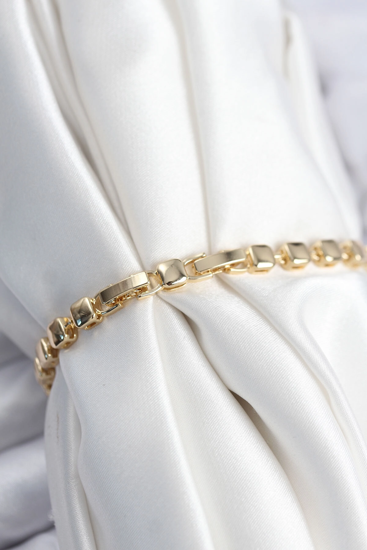 Pirinç VIP Seri Zirkon Taşlı Gold Renk Kadın Bileklik-1