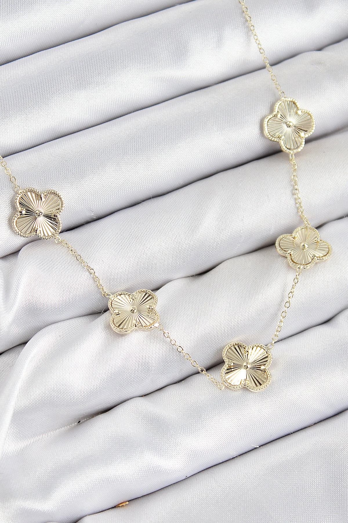 Pirinç VIP Yonca Model Gold Renk Kadın Kolye-0