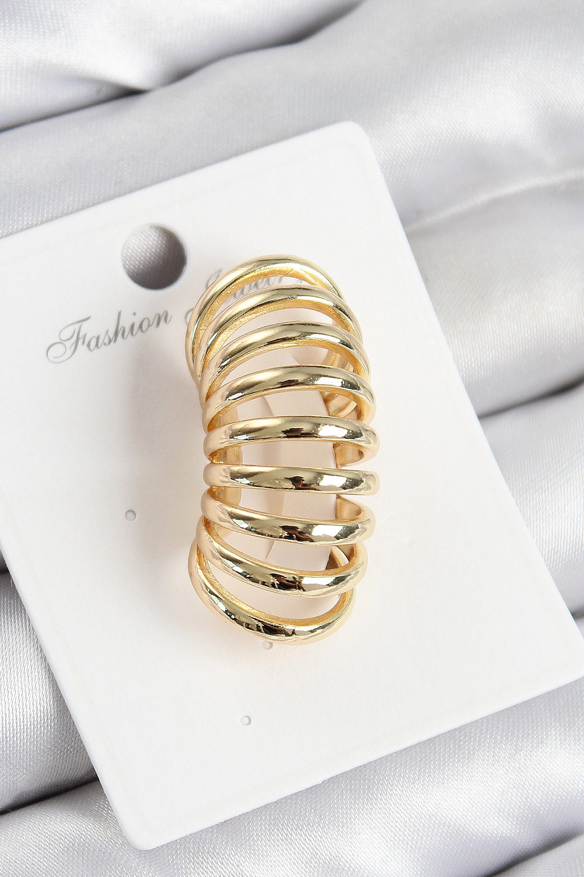 Pirinç Yay Model Gold Renk Sağ Kıkırdak Küpe-0