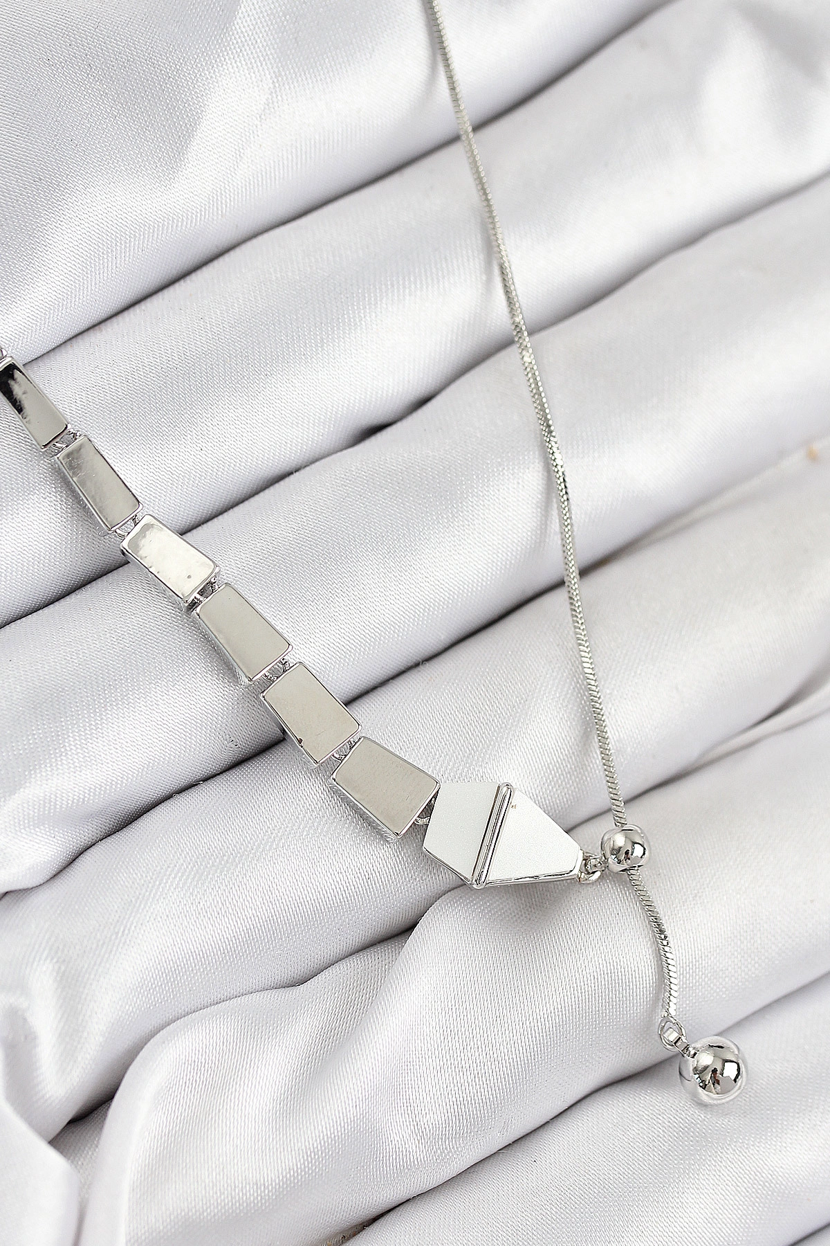 Pirinç Yılan Model Gümüş Renk Asansörlü Kadın Kolye-0