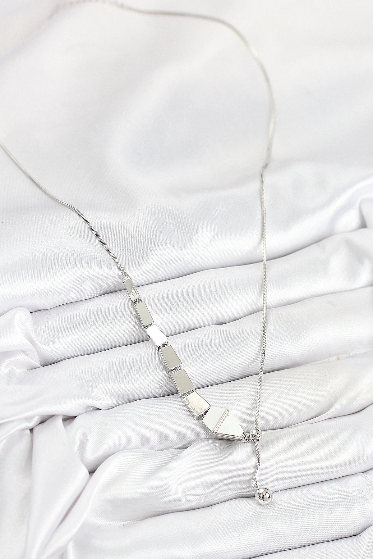 Pirinç Yılan Model Gümüş Renk Asansörlü Kadın Kolye-1