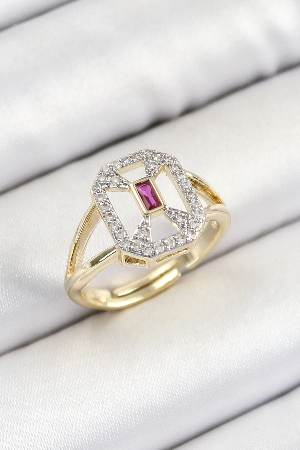 Pirinç Zirkon Taşlı Baget Model Gold Renk Kadın Yüzük-0