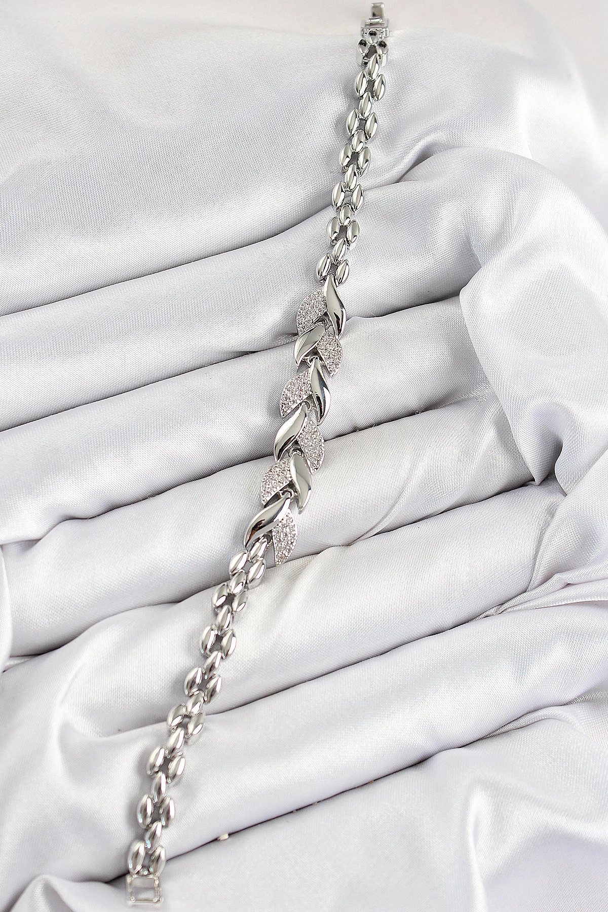 Pirinç Zirkon Taşlı Balık Kuyruğu Model Gümüş Renk Kadın Bileklik-1