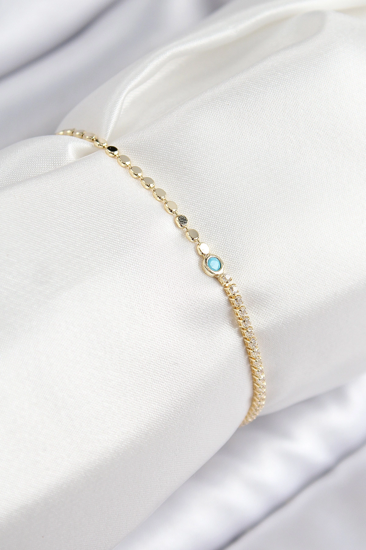 Pirinç Zirkon Taşlı Boncuk Model Ezme Zincir Gold Renk Kadın Bileklik-0