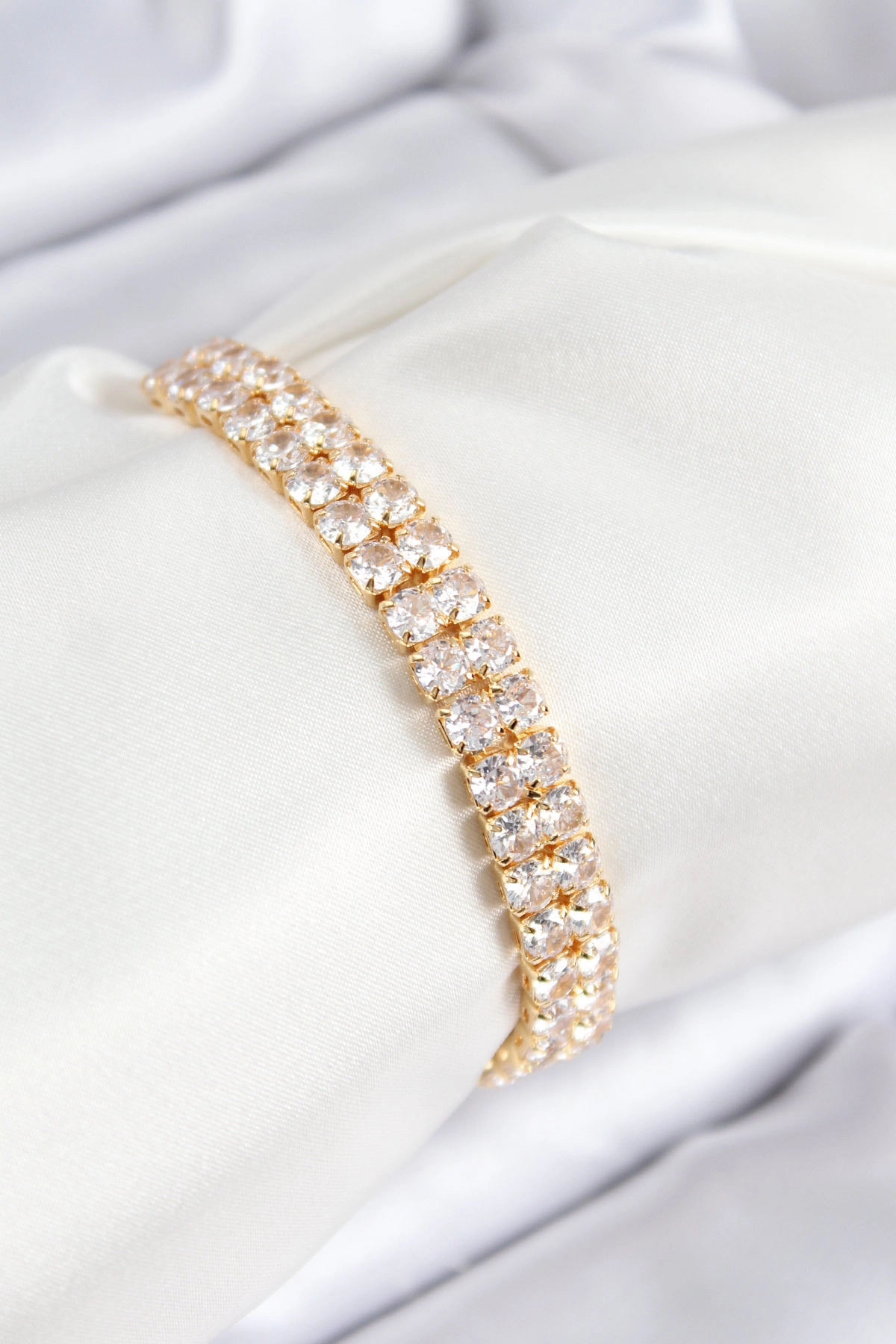 Pirinç Zirkon Taşlı Çift Sıra Kare Model Gold Renk Asansörlü Kadın Bileklik-0