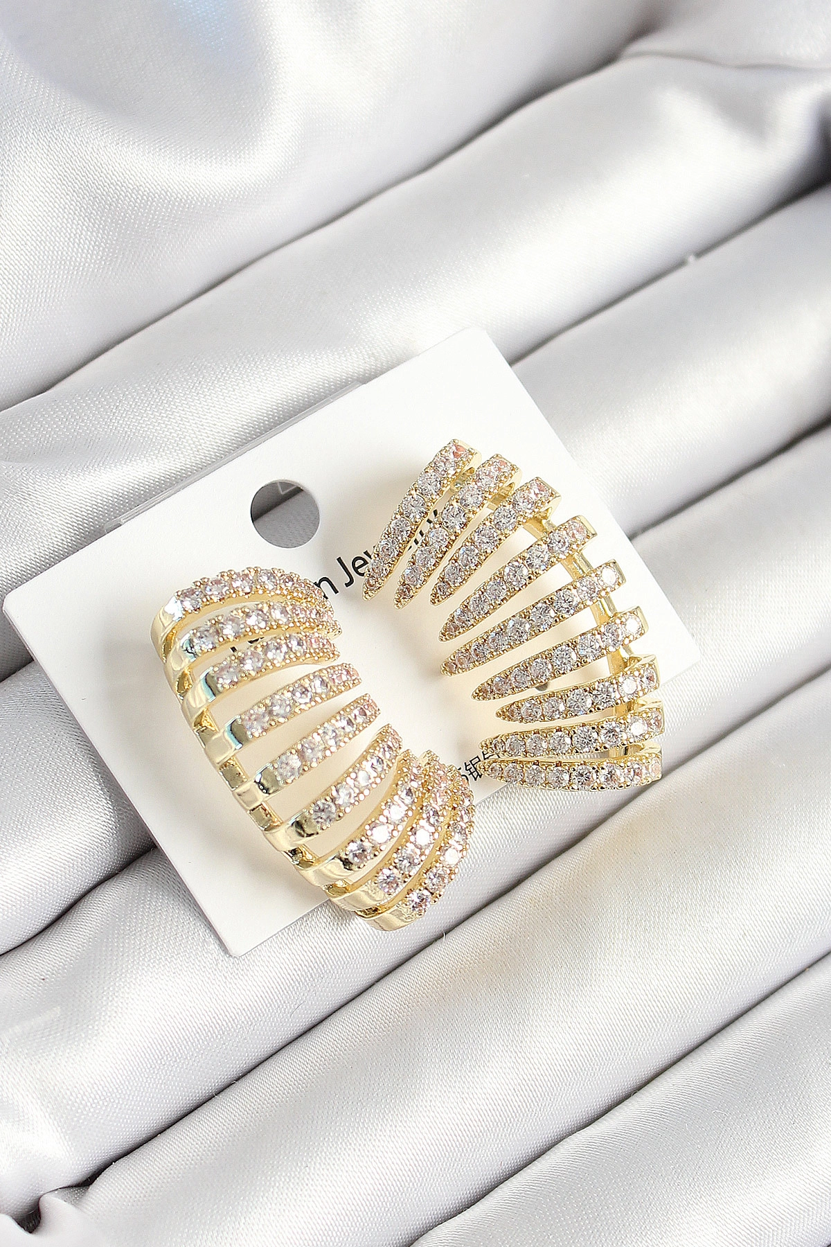 Pirinç Zirkon Taşlı Çoklu Görünümlü Model Gold Renk Kadın Küpe-0