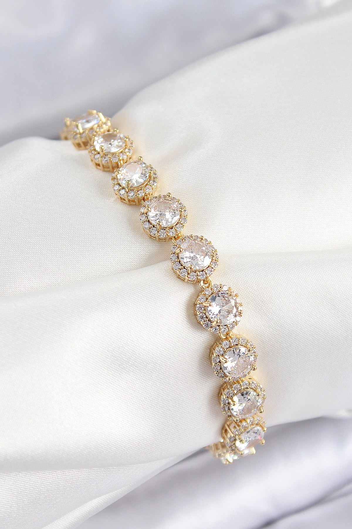 Pirinç Zirkon Taşlı Daire Baget Model Gold Renk VIP Seri Kadın Bileklik-0