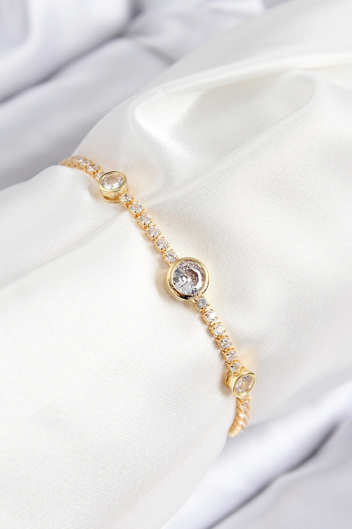 Pirinç Zirkon Taşlı Daire Model Gold Renk Asansörlü Kadın Bileklik-0