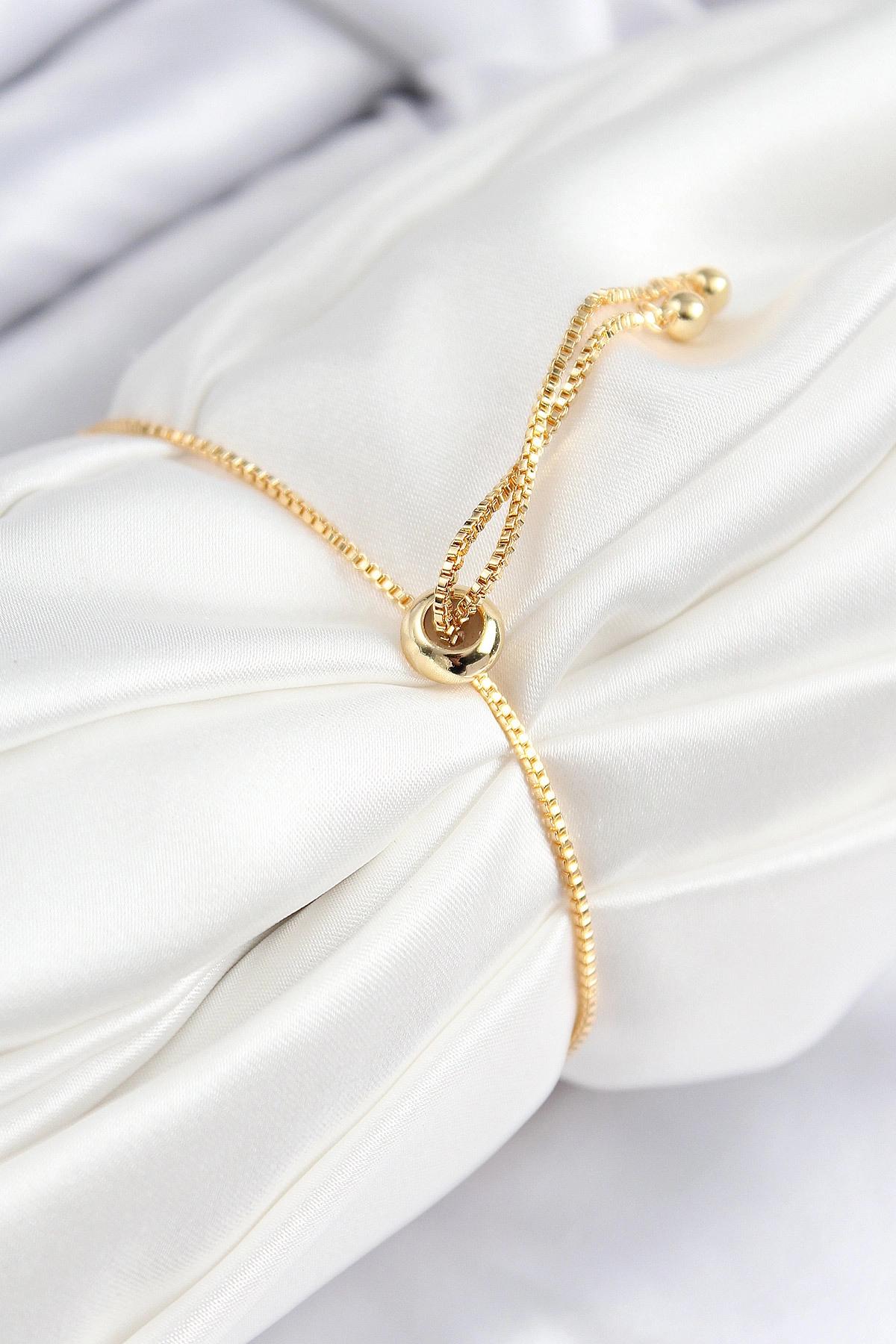 Pirinç Zirkon Taşlı Daire Model Gold Renk Asansörlü Kadın Bileklik-1