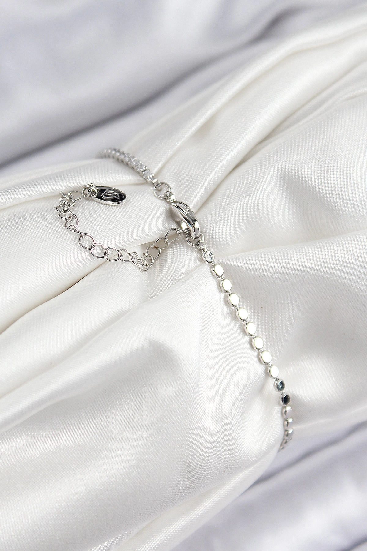 Pirinç Zirkon Taşlı Damla Model Ezme Zincir Gümüş Renk Kadın Bileklik-1