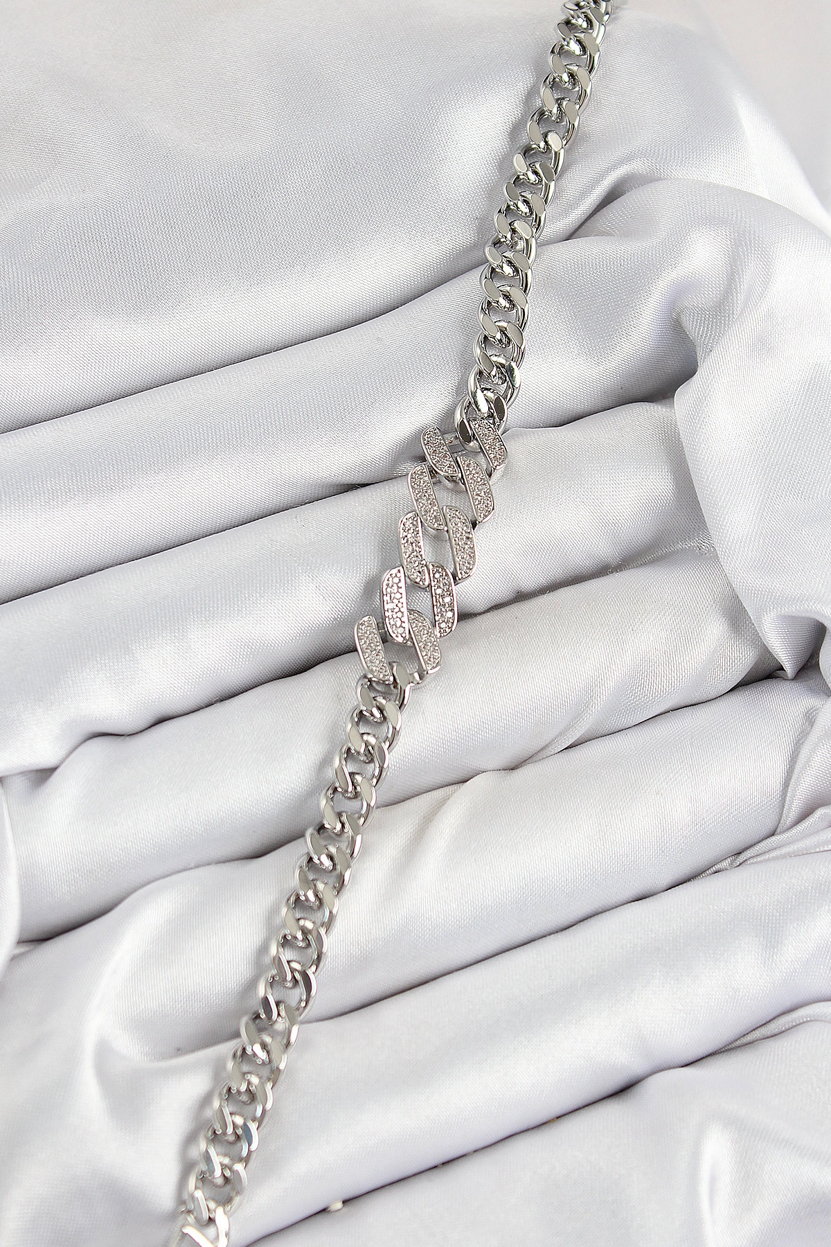 Pirinç Zirkon Taşlı Ezme Küba Zincir Model Gümüş Renk Kadın Bileklik-1