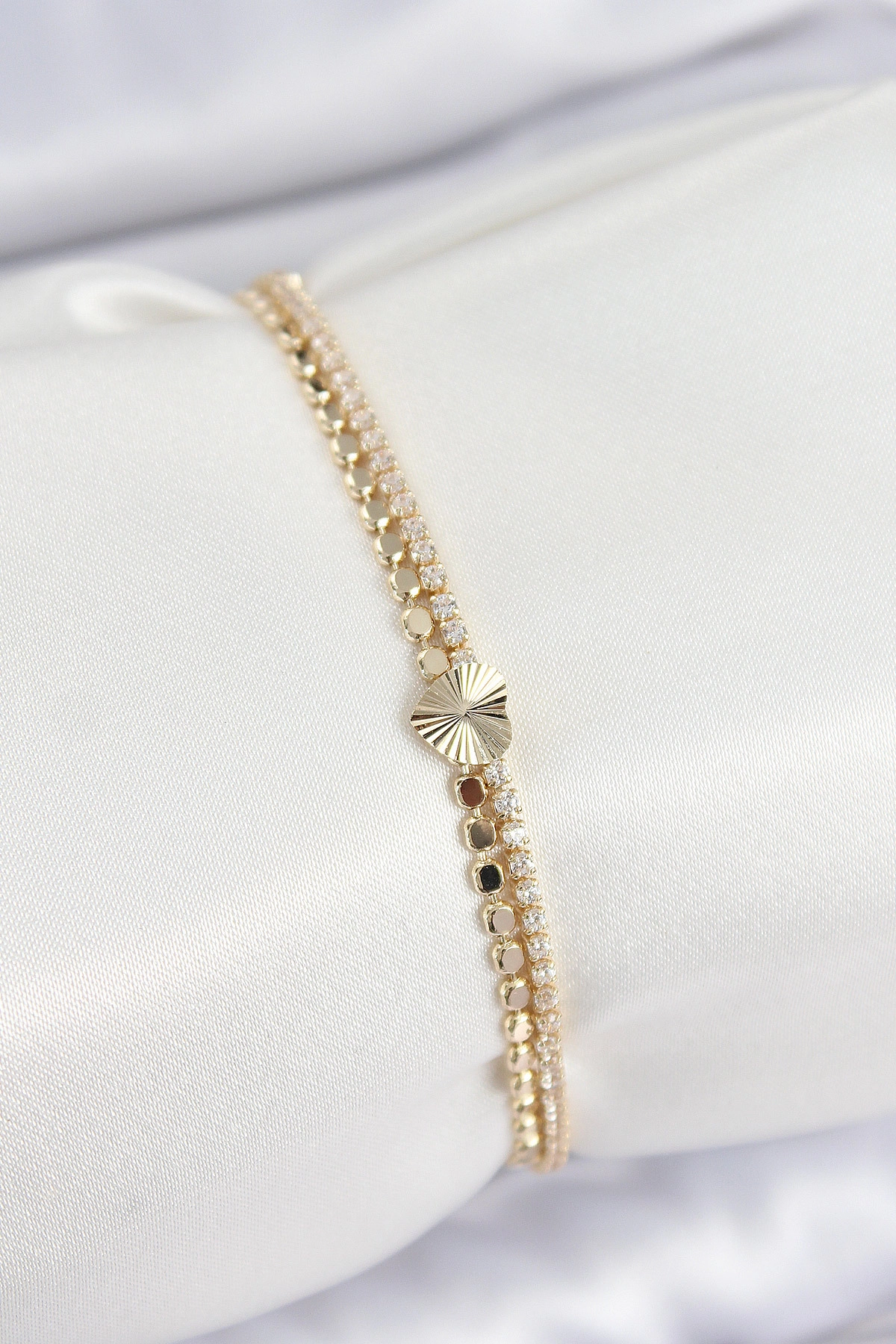 Pirinç Zirkon Taşlı Ezme Zincirli Kalp Model Gold Renk Kadın Bilekilk-0