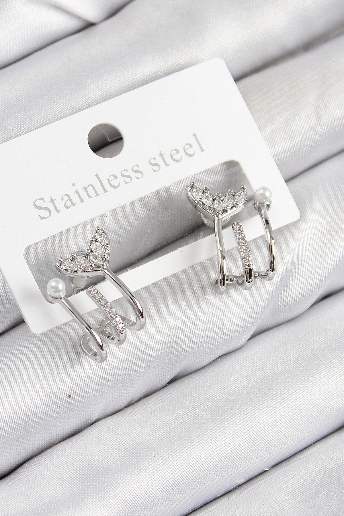 Pirinç Zirkon Taşlı İnci Detaylı Balık Kuyruğu Model Gümüş Renk Kadın Küpe-0