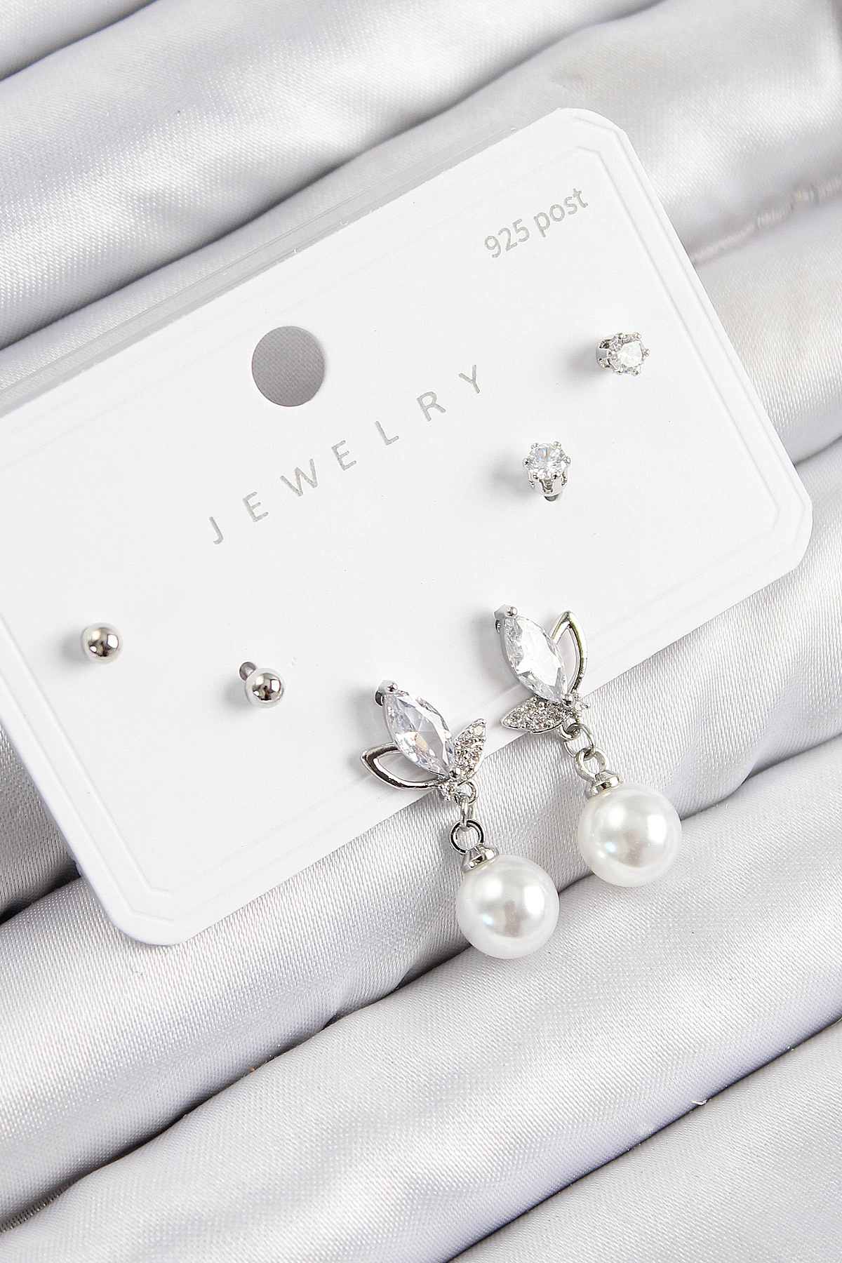 Pirinç Zirkon Taşlı İnci Sallantılı Damla Model Gümüş Renk 925 Ayar Gümüş Çivi Kadın Küpe Set-0