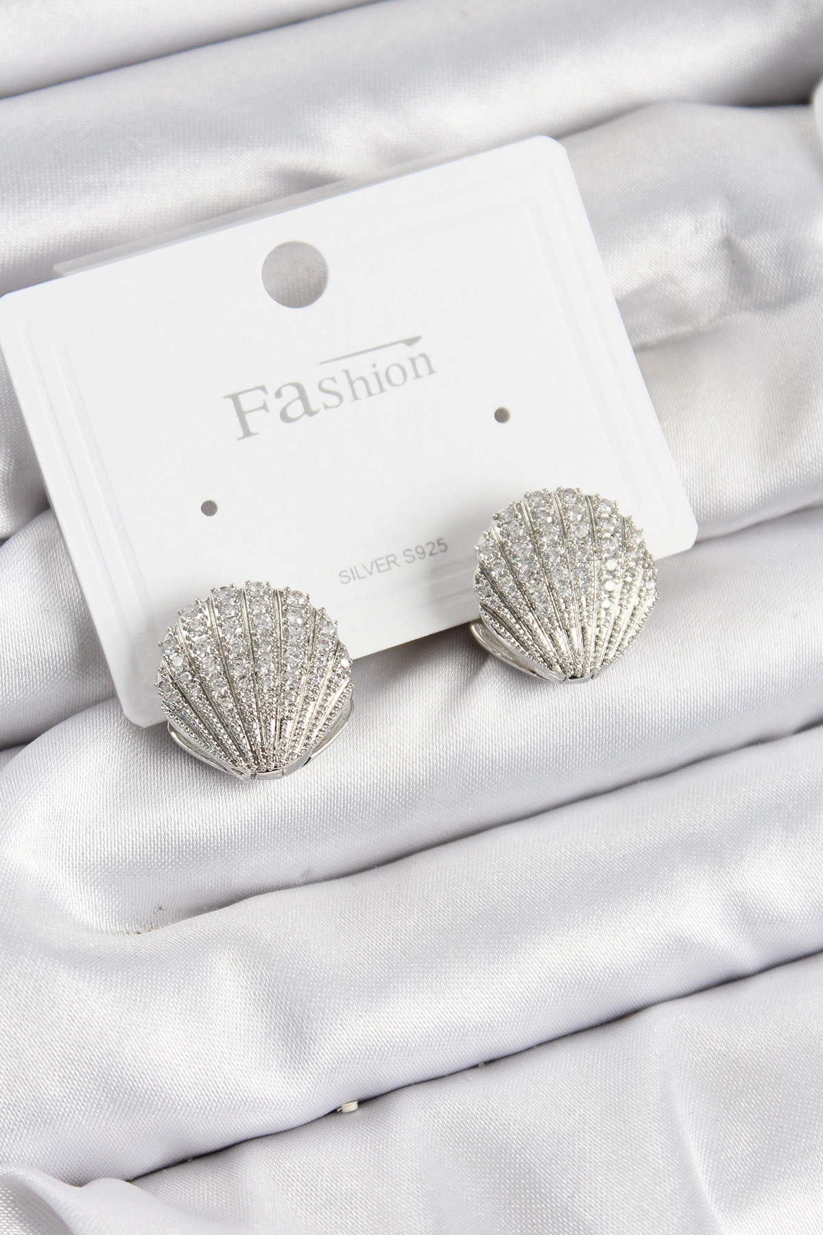 Pirinç Zirkon Taşlı İstiridye Model Gümüş Renk 925 Ayar Gümüş Çivi Kadın Küpe-0