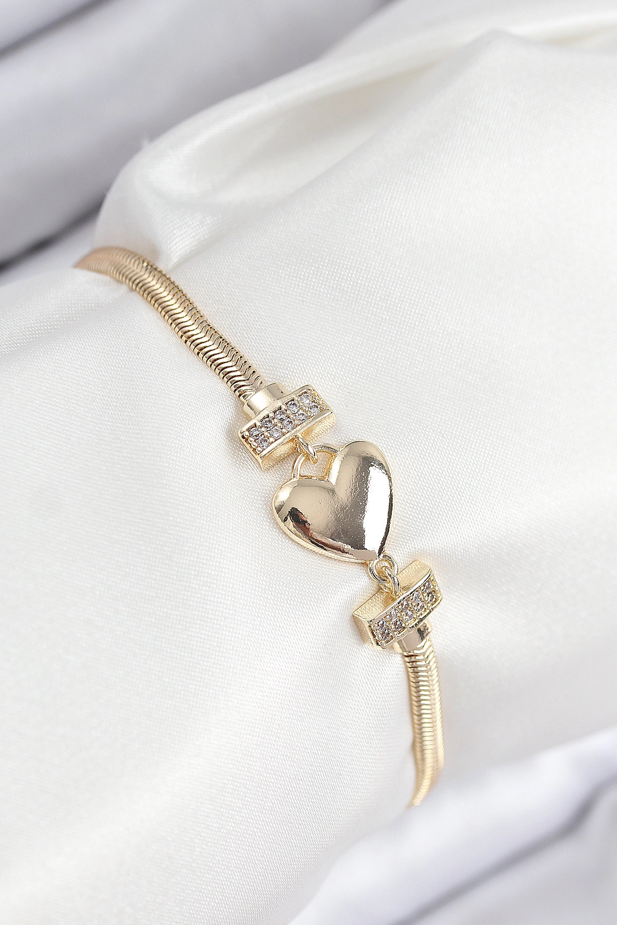 Pirinç Zirkon Taşlı Kalp Model Gold Renk Kadın Bileklik-0