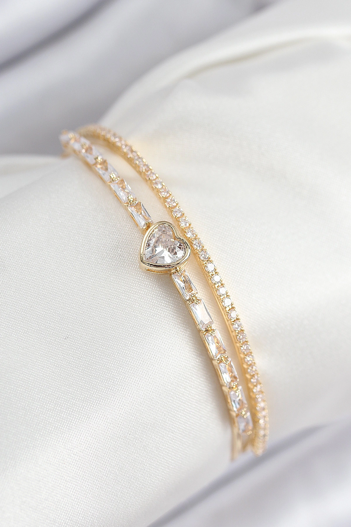 Pirinç Zirkon Taşlı Kalp Model Gold Renk Kadın Bileklik-0