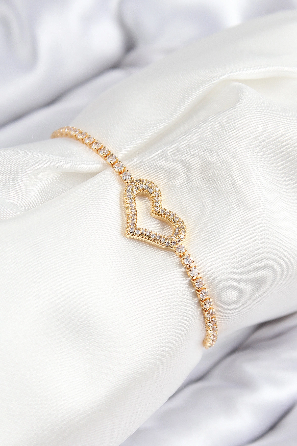 Pirinç Zirkon Taşlı Kalp Model Gümüş Renk Asansörlü Kadın Bileklik-0