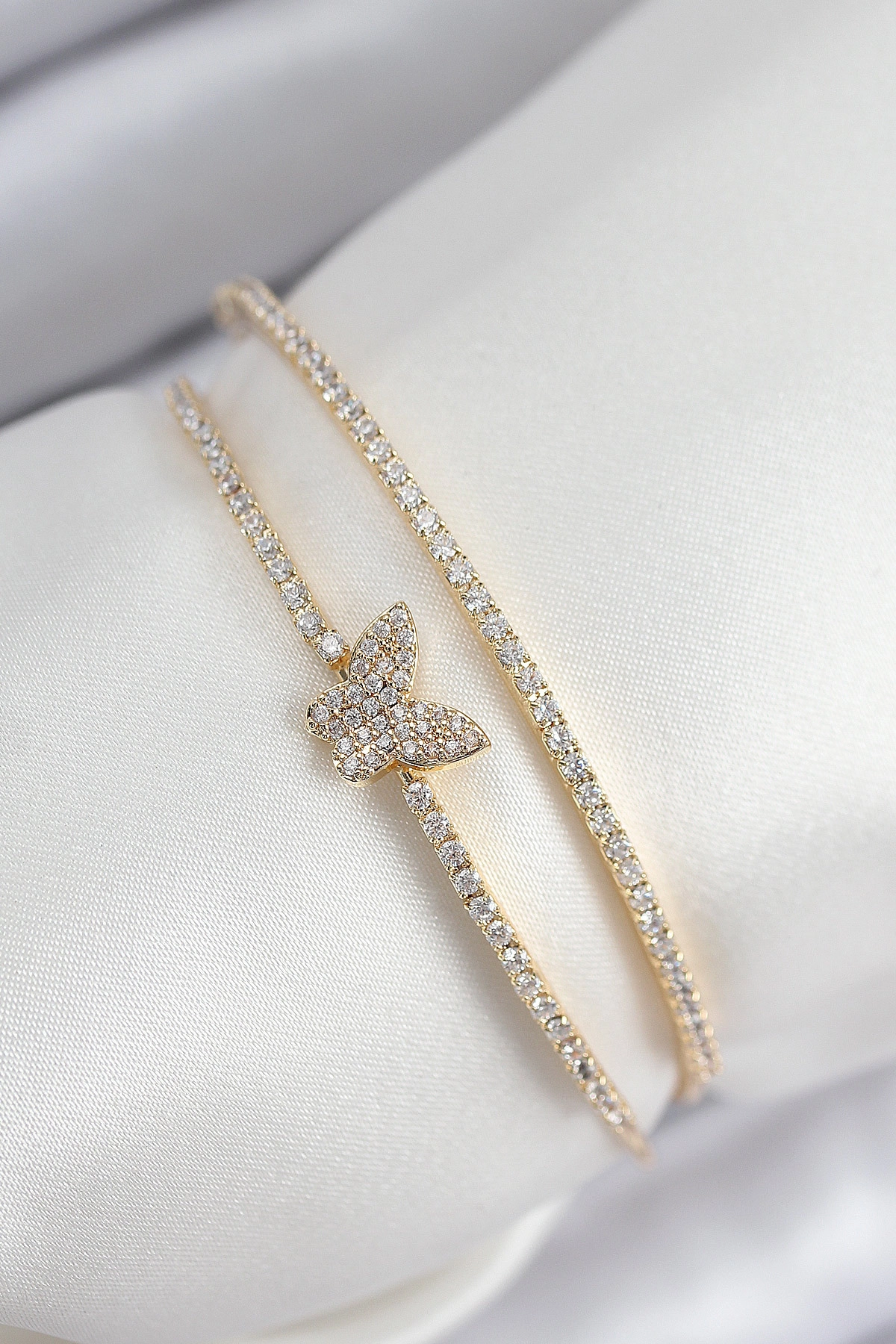 Pirinç Zirkon Taşlı Kelebek Model Gold Renk Kadın Bileklik-0