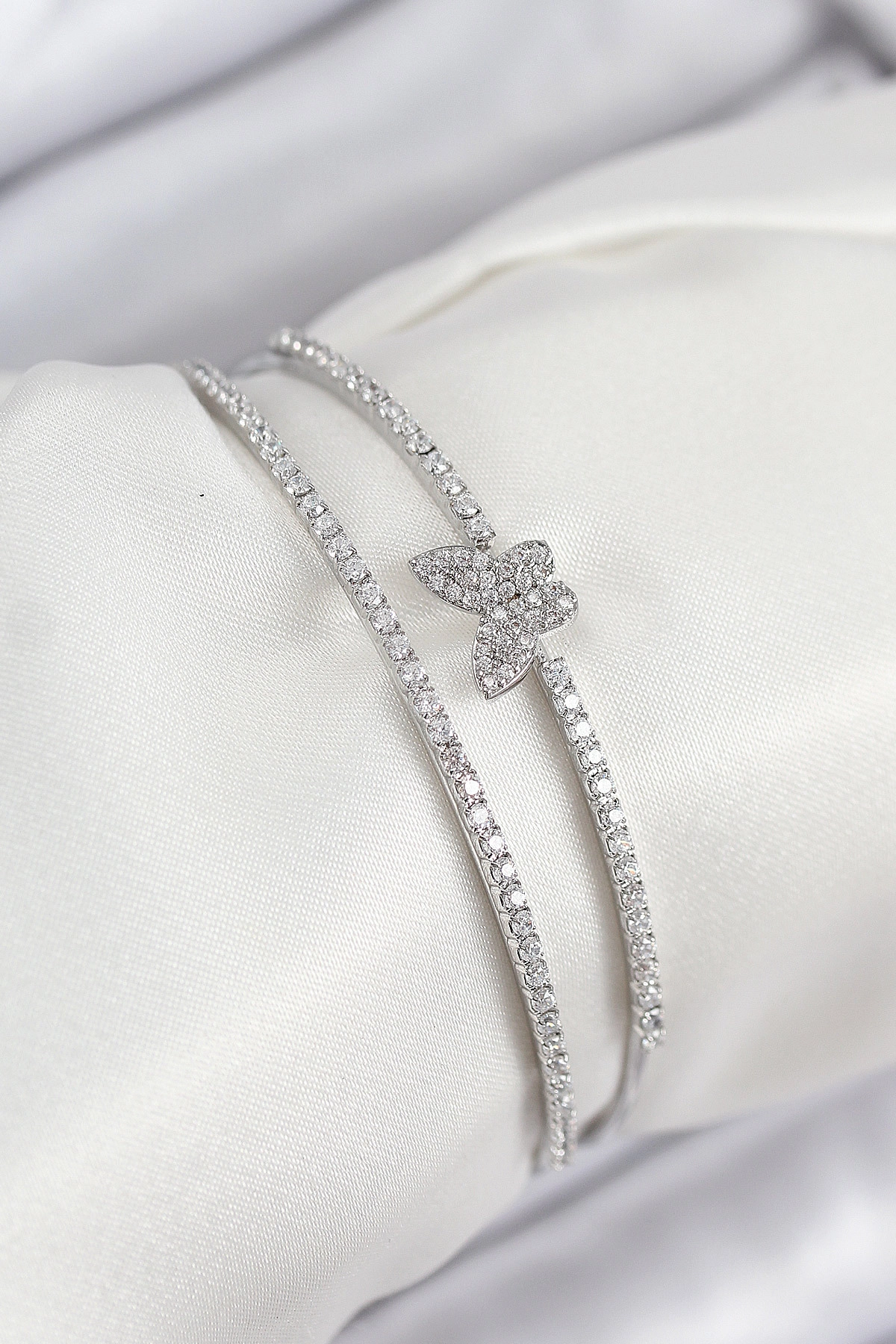 Pirinç Zirkon Taşlı Kelebek Model Gümüş Renk Kadın Bileklik-0