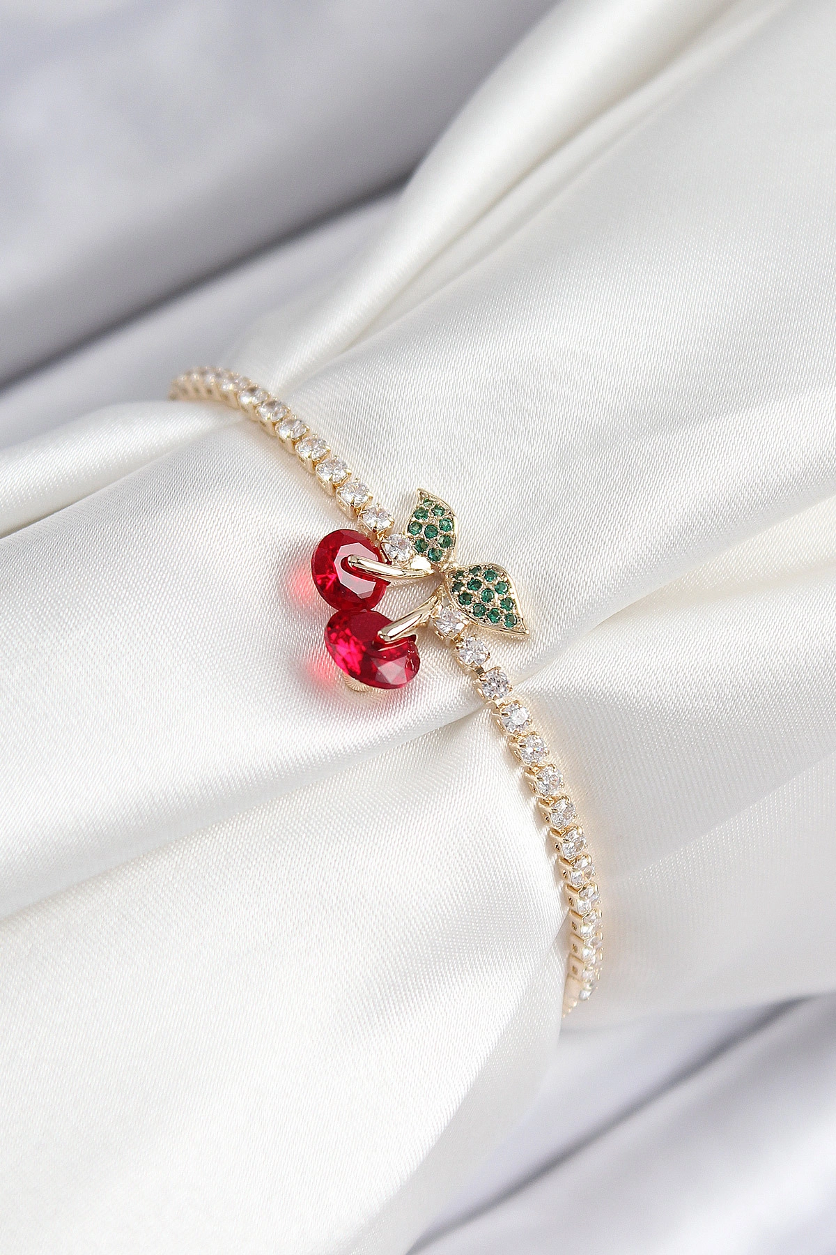 Pirinç Zirkon Taşlı Kiraz Model Gold Renk Asansörlü Kadın Bileklik-0