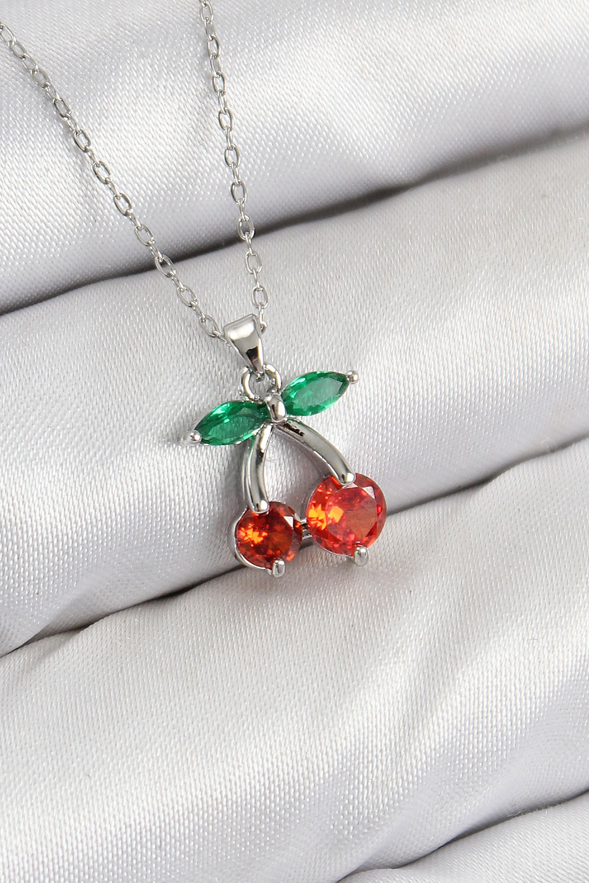 Pirinç Zirkon Taşlı Kiraz Model Gümüş Renk Kadın Kolye-0