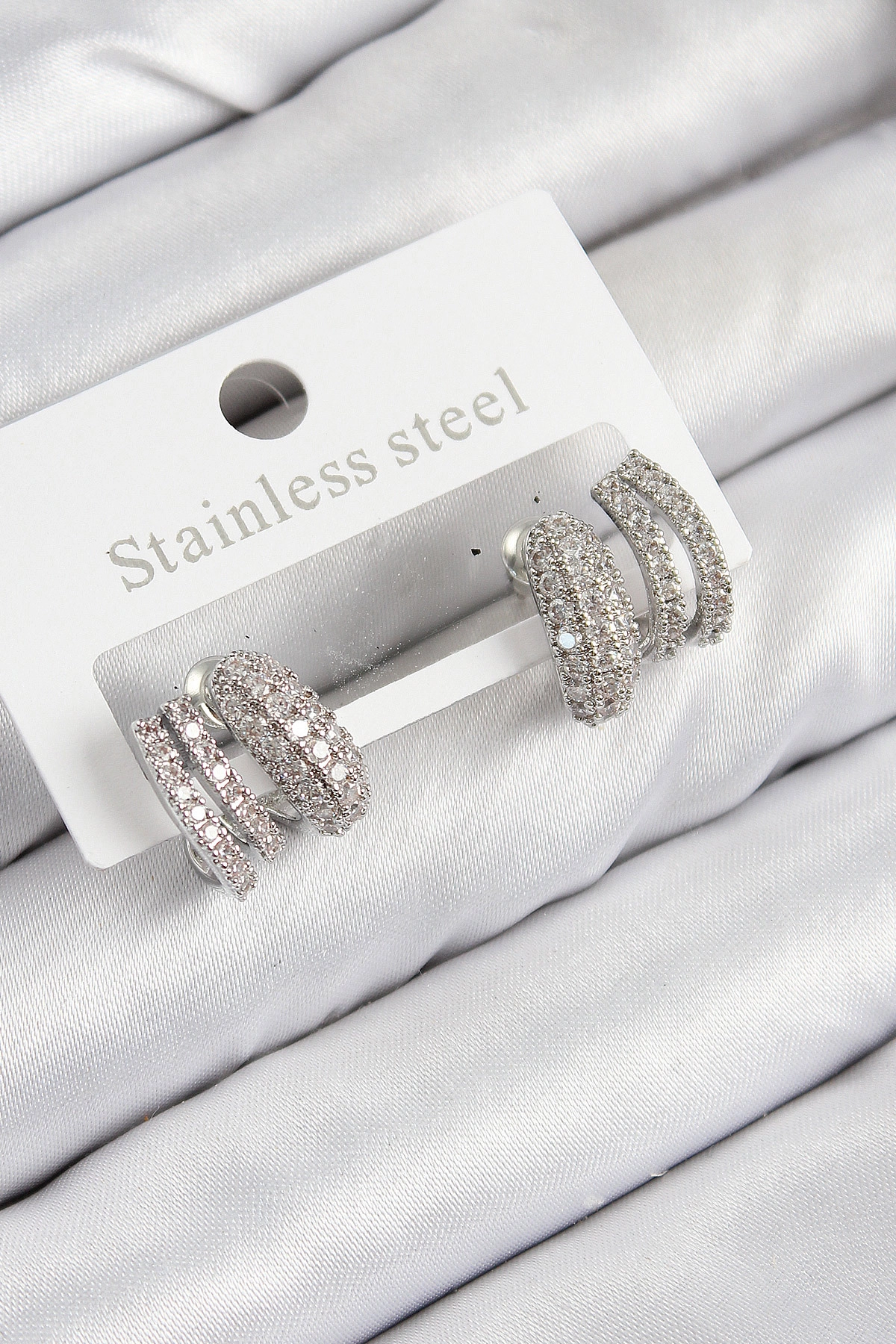 Pirinç Zirkon Taşlı Kıvrımlı Model Gümüş Renk Kadın Küpe-0