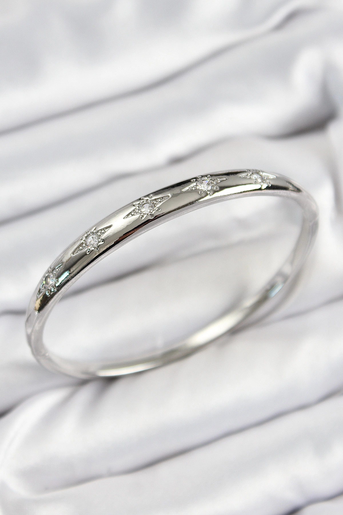 Pirinç Zirkon Taşlı Kutup Yıldızı Model Gümüş Renk Kadın Kelepçe-0