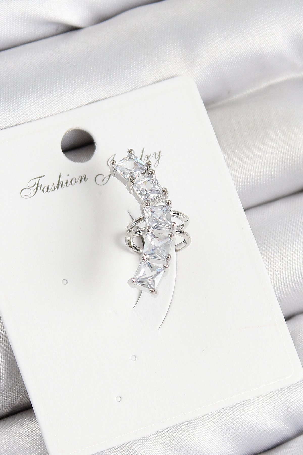 Pirinç Zirkon Taşlı Model Gümüş Renk Sağ Kıkırdak Küpe-0