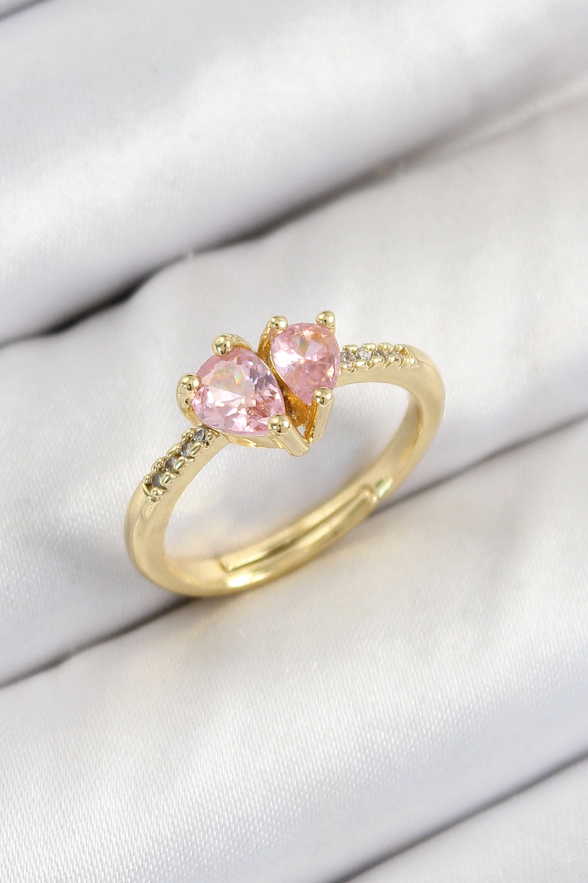 Pirinç Zirkon Taşlı Pembe Kalp Model Gold Renk Kadın Yüzük-0