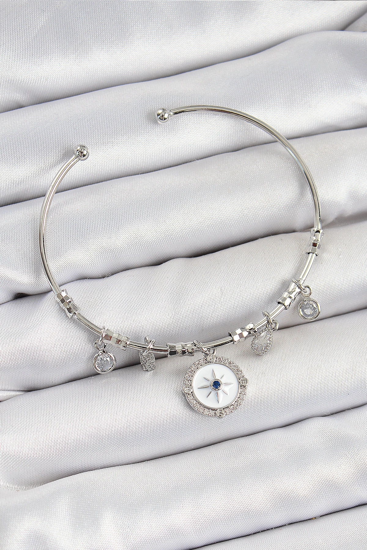 Pirinç Zirkon Taşlı Pusula Model Gümüş Renk Charm Bileklik-0
