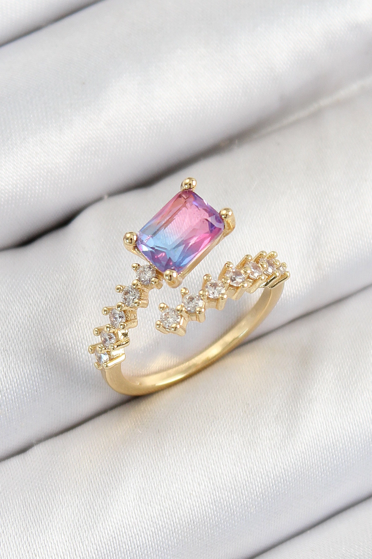 Pirinç Zirkon Taşlı Renkli Model Gold Renk Kadın Yüzük-0