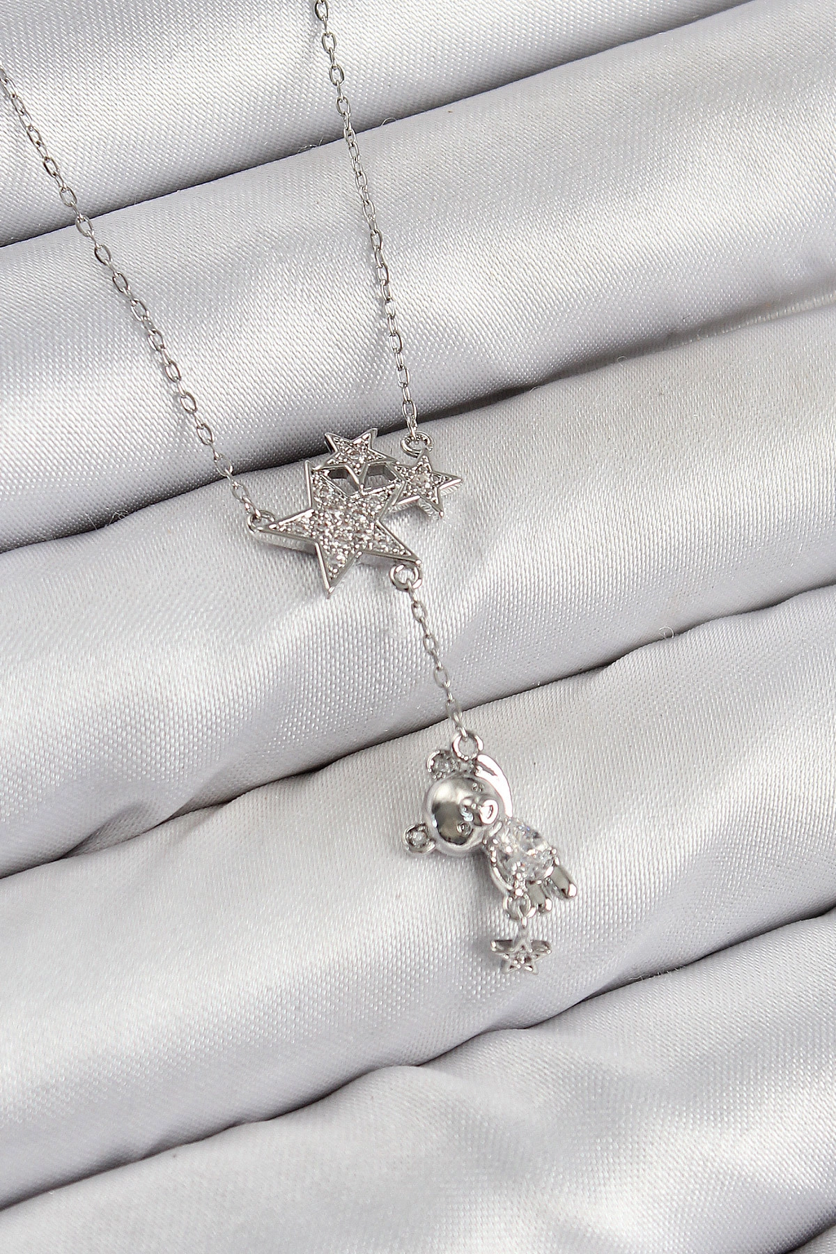 Pirinç Zirkon Taşlı Sallantılı Ayıcıklı Yıldız Model Gümüş Renk Kadın Kolye-0
